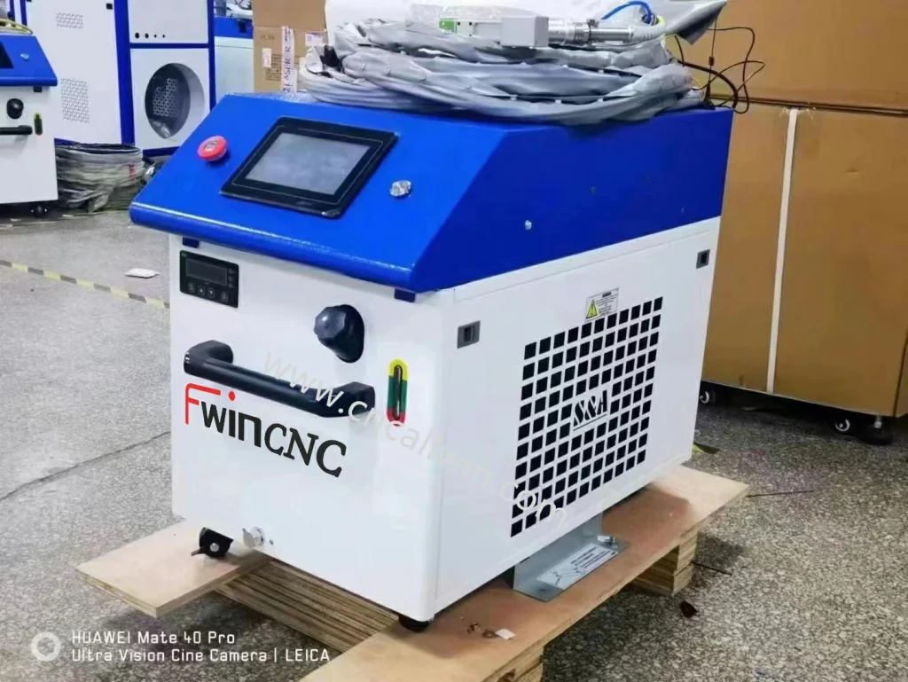 Continuous wave laser cleaning system