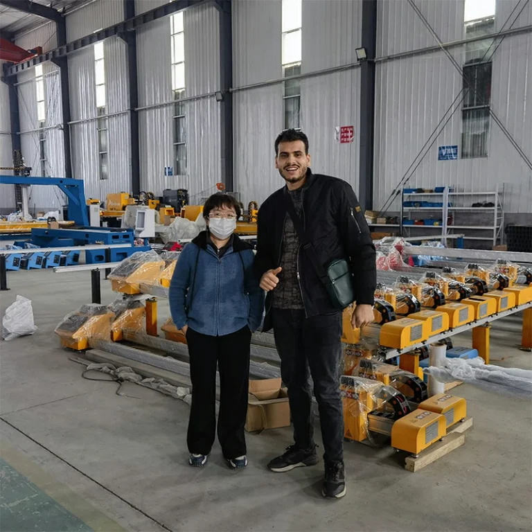 fwincnc customers come to the factory to visit and learn (5)