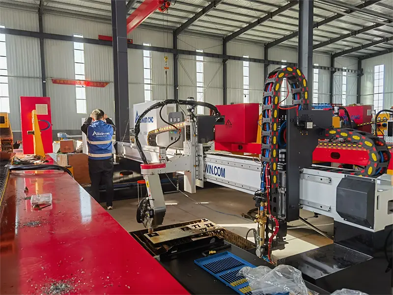 5aixs plasma bevel cutting machine 2 拷贝