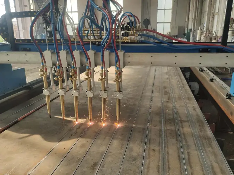 Gantry CNC Plasma Flame Cutting Machine for Carbon Steel Stainless Steel Metal Sheet Processing Cutting 105A 125A 150A 260A CNC Plasma Cutter Price