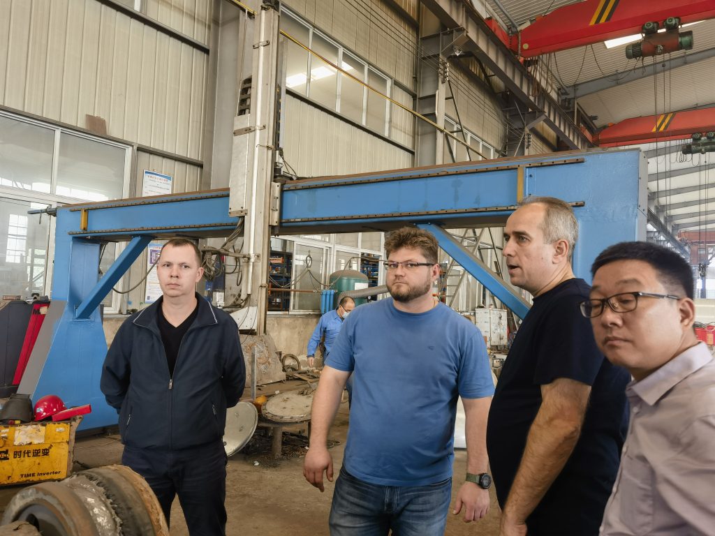 fwincnc Russian customer plasma head cutting machine 2