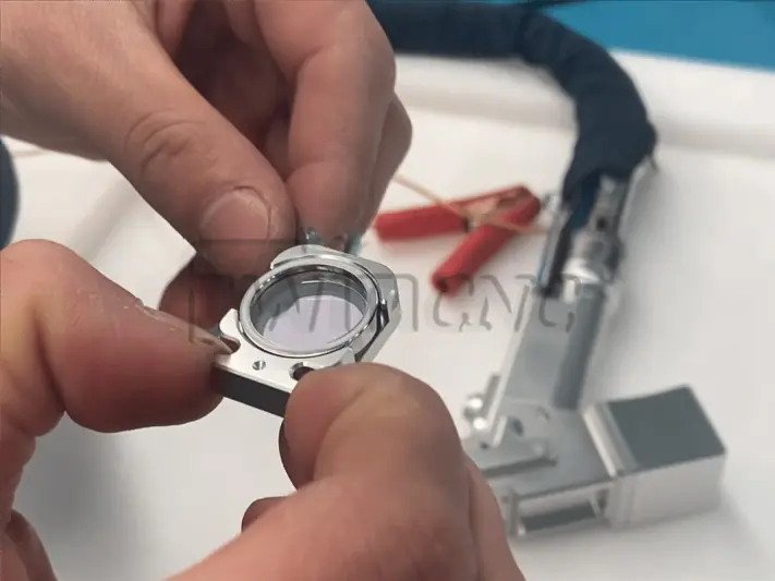 replace-protective-lens-for-laser-welding 拷贝